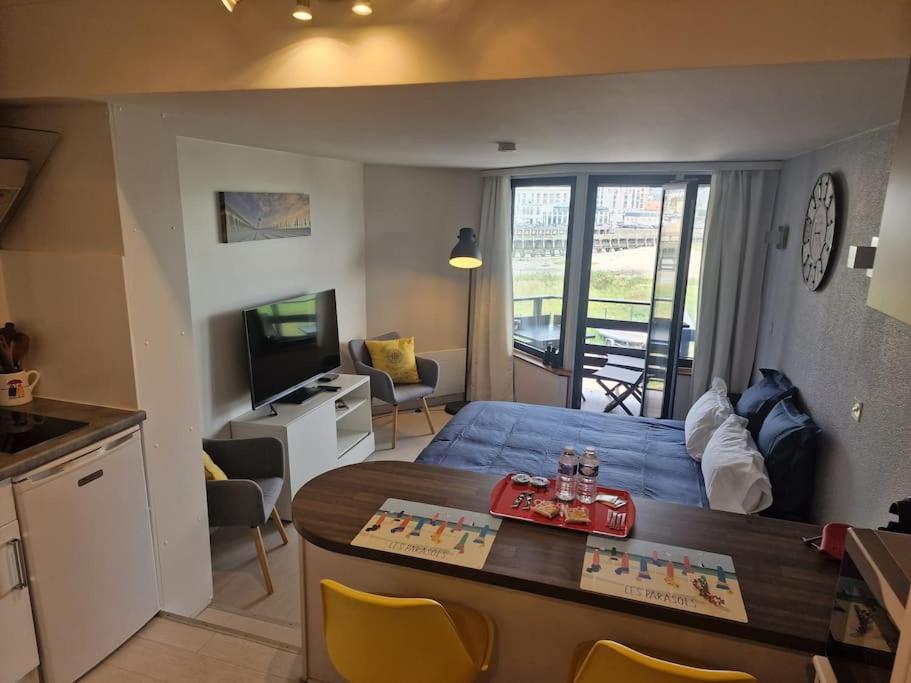 Le Cocooning-Studio Deauville Marina Avec Terrasse Vue Mer Et Plage ภายนอก รูปภาพ